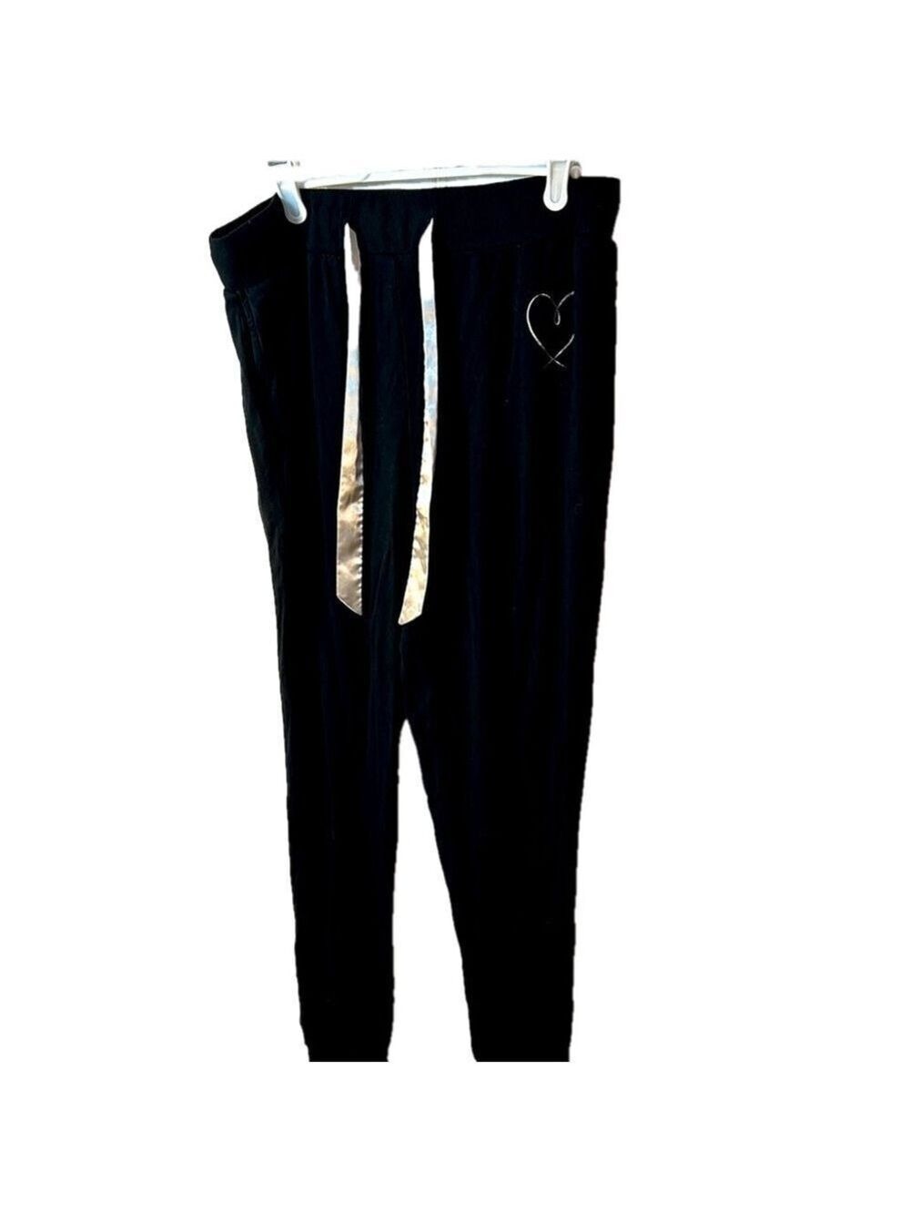 Deesse lingerie, Pennington’s black, soft embroidered heart pyjama pants size X